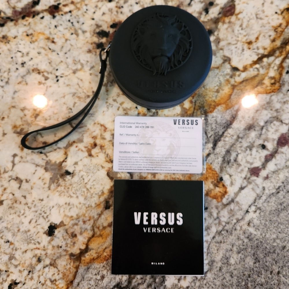 Versace Versus Watch With Authenticity Card - Picture 4 of 6
